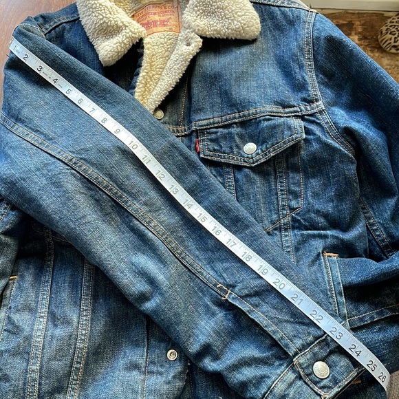 Vintage fit Levi’s Denim Sherpa Jacket - Picture 5 of 7